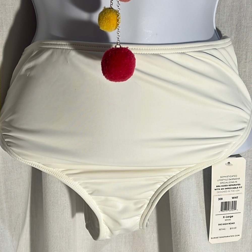 Sunset Separates white mid/high rise bottom “The High Road”-NWT